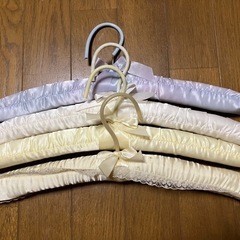 ふわふわ　布　ハンガー　4ケセット