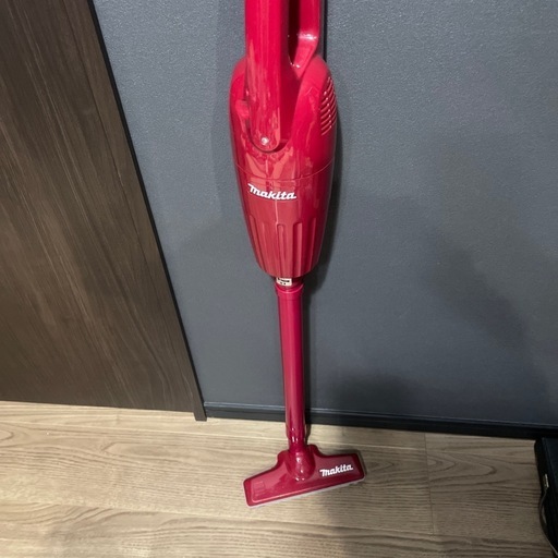 マキタ　充電式スティッククリーナー