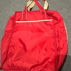 ナイロン製赤バッグ