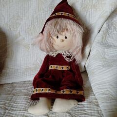 ぬいぐるみ7体 と 手作り人形2体の画像