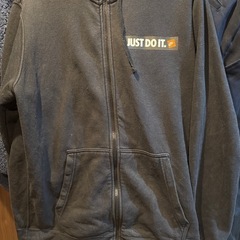 お値下げ！
ナイキメンズパーカー