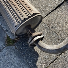 三菱ジープJ55 純正触媒マフラー　の画像