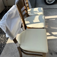 食卓椅子の画像