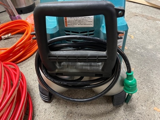 エアコンプレッサー　マキタ【Makita】