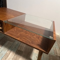 センターガラステーブルの画像