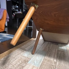 センターガラステーブルの画像