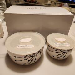 新品未使用　ハナエモリ　陶器保存容器　蓋つき　電子レンジ可能の画像