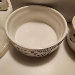 新品未使用　ハナエモリ　陶器保存容器　蓋つき　電子レンジ可能の画像