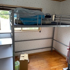 スチール製ロフトベッドの画像