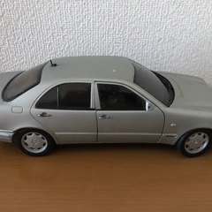 メルセデスベンツE320レプリカの画像