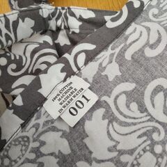 ダマスク柄 授乳ケープ グレーの画像