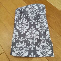 ダマスク柄 授乳ケープ グレーの画像