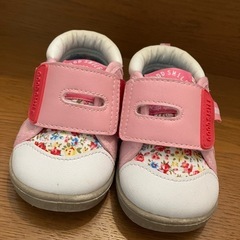 女の子　スニーカー
の画像