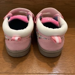 女の子　スニーカー
の画像