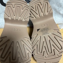 新品！UGG  25cmスリッポン New Heights Cozy Clog　の画像