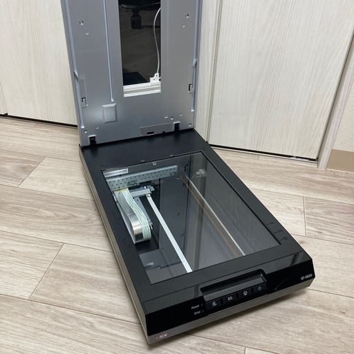 【動作品】EPSON GTX-820 フラットヘッドスキャナー　フィルムスキャナー