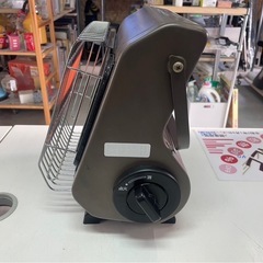 岩谷　イワタニ　Iwatani　カセットガスストーブ　CB-STV-3　ポータブル　小型　暖房　室内専用　カセットコンロ　防災　釣り　キャンプ　アウトドア　ブラウン　茶　動作確認済　中古品　①の画像