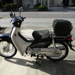 スーパーカブ５０CC型式 JBHAA04　色は濃紺の画像