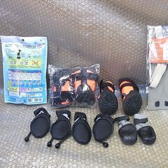 犬用 靴 シューズ サスペンダー その他グッズのセットの画像