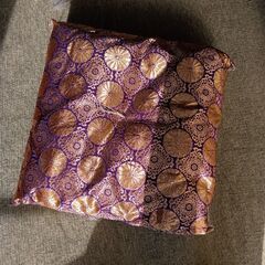 未使用の葬式用座布団を売ります