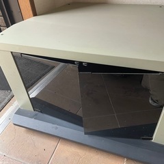 コロ付きテレビ台 移動可能○の画像