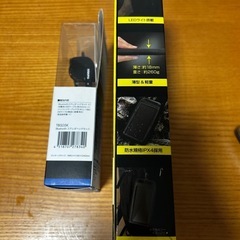 ソーラー式新品 モバイルバッテリーとBluetoothイヤホンの画像