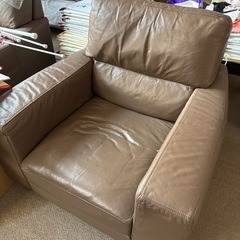 レザーのソファ2台
