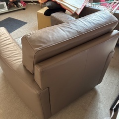 レザーのソファ2台の画像