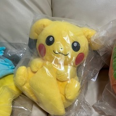 ピカチュウ　ぬいぐるみ