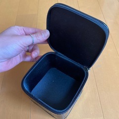 YSL 小型コスメケース①の画像