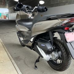 ★☆【超低走行美車・大人気】HONDA PCX（ホンダPCX）JK05 2024年モデル・ブラウン・走行490km・機関良好・GPSドラレコ装着☆★の画像