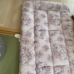 ピンク
敷布団の画像