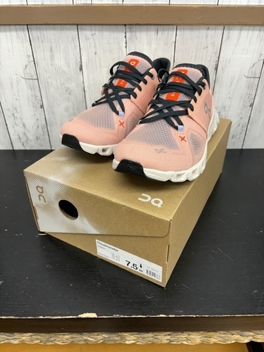 【新品】ON  レディース　スニーカー