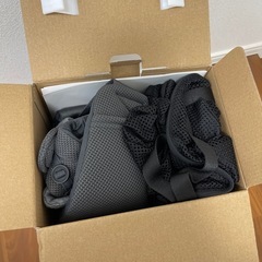 試着のみ　最新抱っこ紐　PULUAの画像