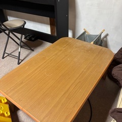 折り畳めるテーブル