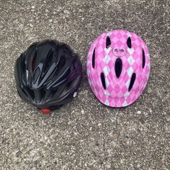 E-381 自転車用ヘルメット 大人と子供のセットです