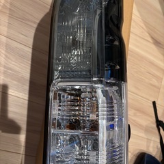 ハイエース　テールランプの画像