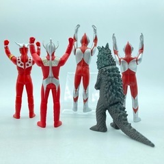 P0629632A 円谷プロ 特撮ヒーロー ウルトラマン ベムラー ウルトラマンレオ ウルトラマンタロウ シリーズ コレクション ソフビ おもちゃの画像