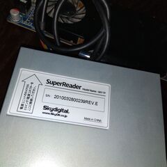 ビデオカード+内蔵型カードリーダー（ジャンク）の画像
