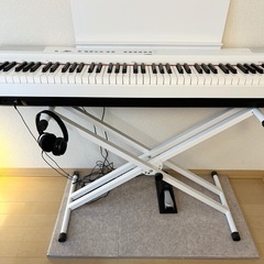 2/18まで【 美品 】YAMAHA P-125 ヤマハ 電子ピアノ 88鍵盤 ホワイトの画像