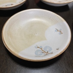 【新品未使用】たち吉　乾山写　小皿　柄違い　ベージュ系　箱付き　12cmの画像