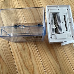 ハンドシュレッダー　卓上の画像