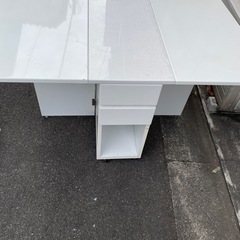 バタフライテーブルの画像