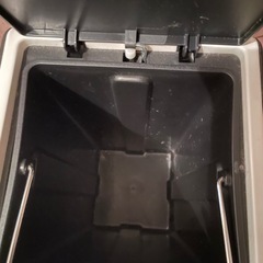 蓋付き　ゴミ箱　7リットルの画像