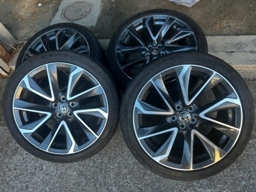 車のパーツ タイヤ、ホイール