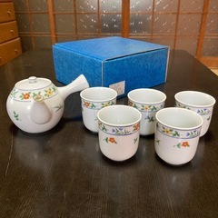 【新品未使用】たち吉　万葉の花　急須　茶器　白磁　花柄　箱付き