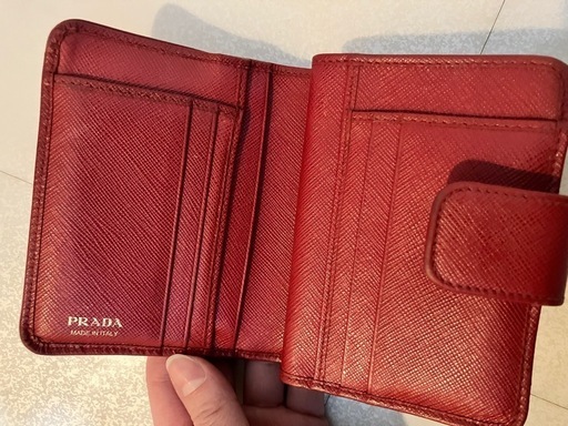 【PRADA】赤財布