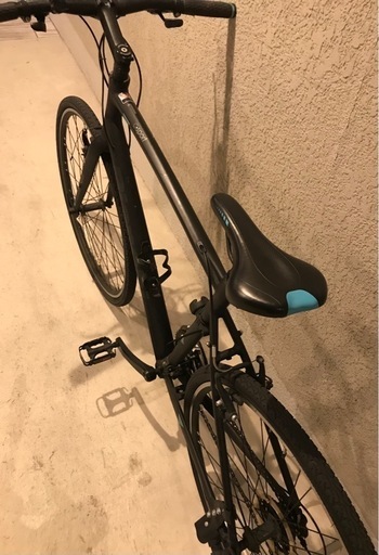 『BIANCHI ビアンキ　C SPORT 1』クロスバイク アルミ ケーブル内蔵 Shimano 24段変速付き