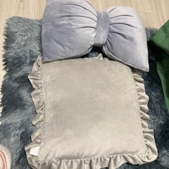 クッション2つの画像