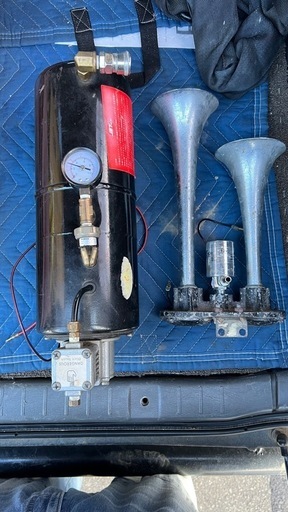 12V ヤンキーホーン　コンプレッサー付きタンクセット